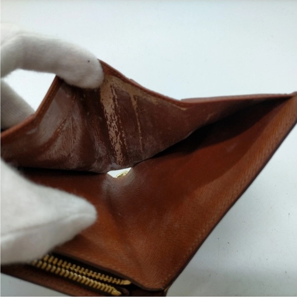 Louis Vuitton Monogram Wallet - Picture 6 of 11